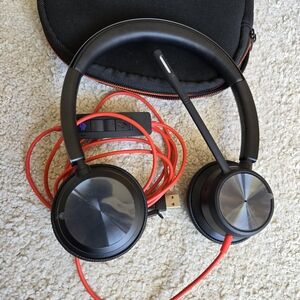 Poly Blackwire 8225 - with plastics